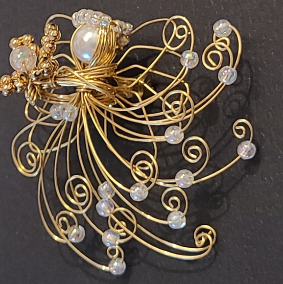 VINTAGE GOLD GLASS SEED BEADS & FAUX PEARL WIRE WORK GUARDIAN ANGEL HALO BROOCH - Picture 9 of 15